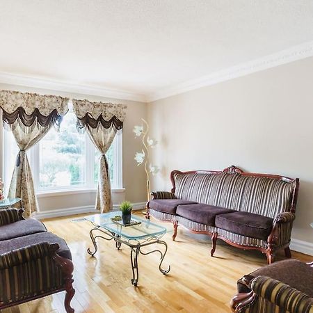 Beautiful Home 4 Bed, 3 Bath, Garage, Backyard! Мисисага Екстериор снимка