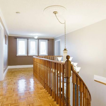Beautiful Home 4 Bed, 3 Bath, Garage, Backyard! Мисисага Екстериор снимка