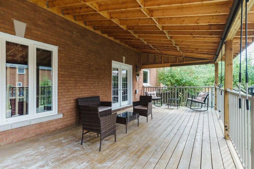 Beautiful Home 4 Bed, 3 Bath, Garage, Backyard! Мисисага Екстериор снимка