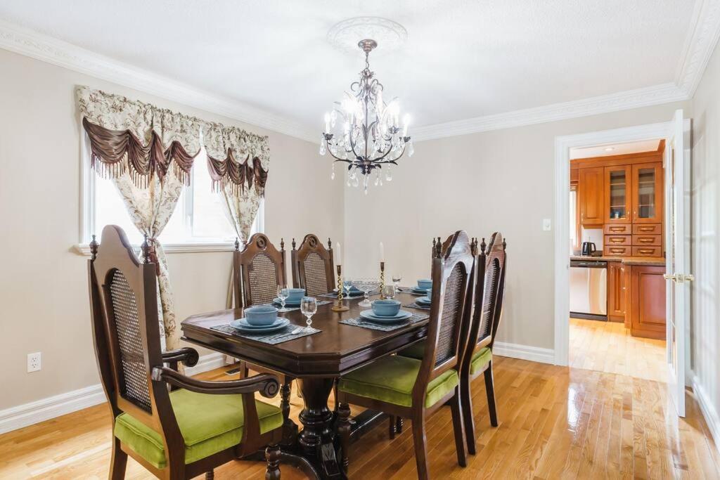 Beautiful Home 4 Bed, 3 Bath, Garage, Backyard! Мисисага Екстериор снимка