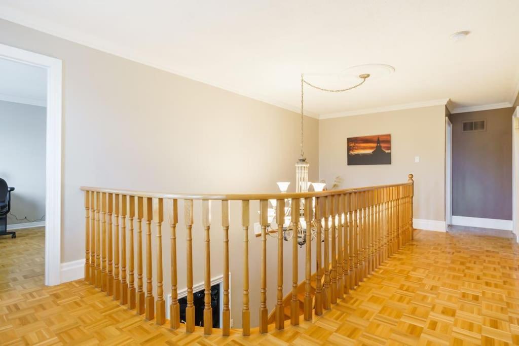 Beautiful Home 4 Bed, 3 Bath, Garage, Backyard! Мисисага Екстериор снимка